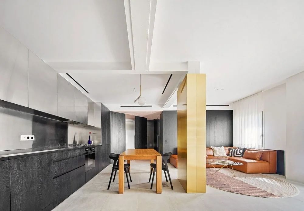 95㎡買(mǎi)不規則戶(hù)型，巧妙設計隔斷，功能齊全還顯大