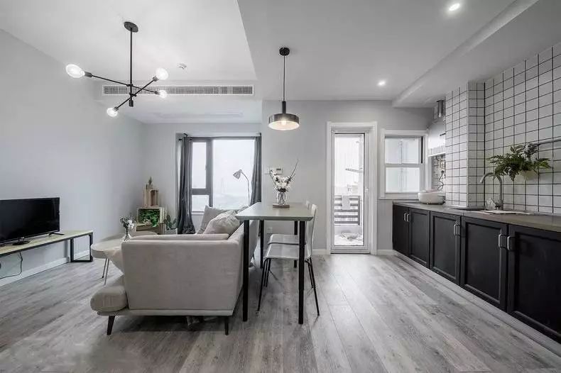 50㎡北歐風(fēng)單身公寓，簡(jiǎn)約清雅，這樣的溫馨小窩，真讓人羨慕