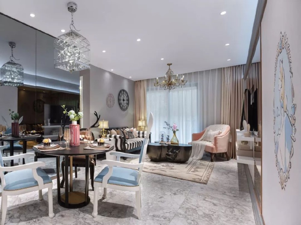 古典范小戶(hù)型二居室，優(yōu)雅浪漫又絢爛華麗的家