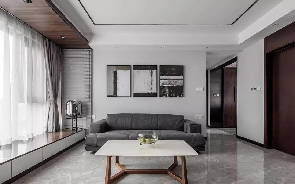 改造現代三居，客廳榻榻米飄窗設計，效果不錯