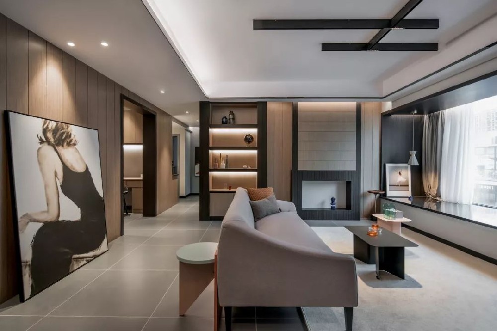 129㎡現代雅居，沒(méi)有電視墻的客廳，營(yíng)造閑適情趣的氛圍