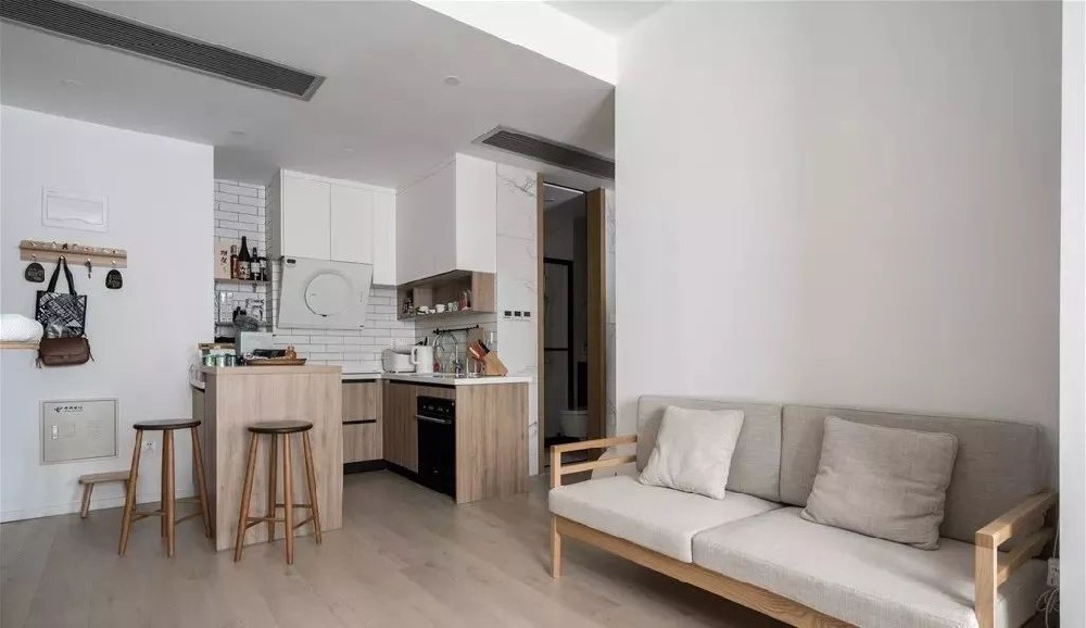 45㎡原木風(fēng)單身公寓，陽(yáng)光大書(shū)房占C位，更有步入式衣帽間