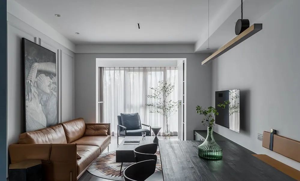 房子小又怎么樣？學(xué)她家這樣打通陽(yáng)臺，85㎡看著(zhù)比100㎡都大！