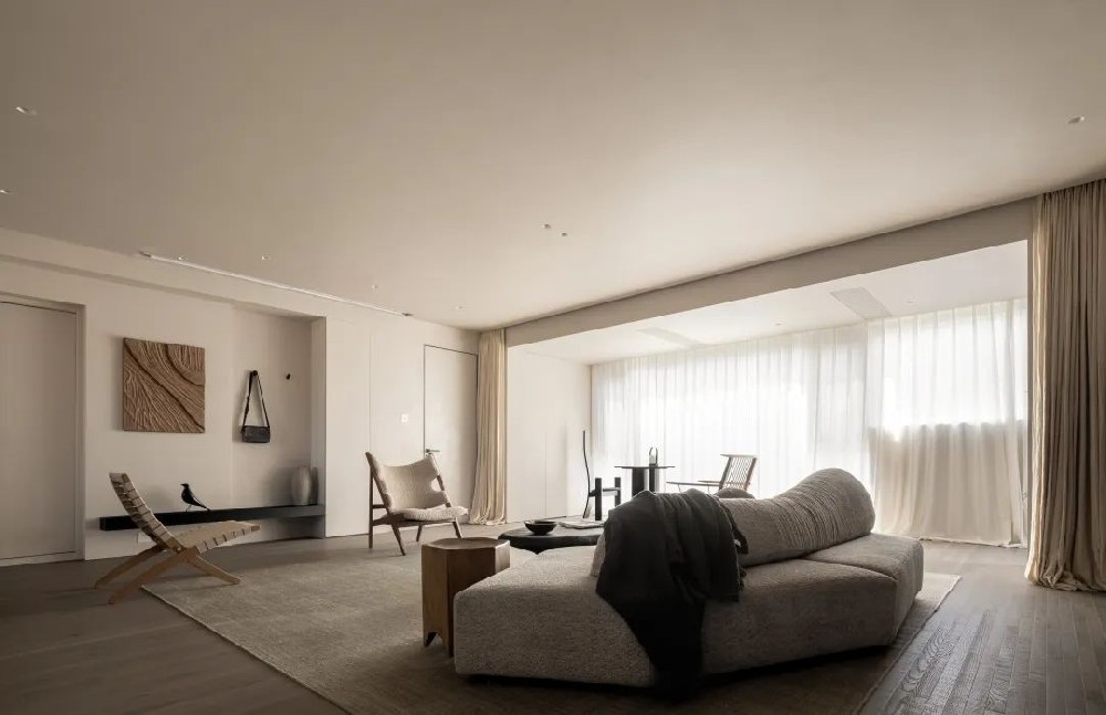 128㎡簡(jiǎn)約而獨具藝術(shù)感的家，不被定義的空間，讓生活具有更多可能