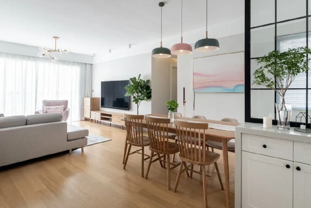 125㎡暖色調(diào)北歐風(fēng)，活潑又不失溫馨，父母家人都很滿(mǎn)意