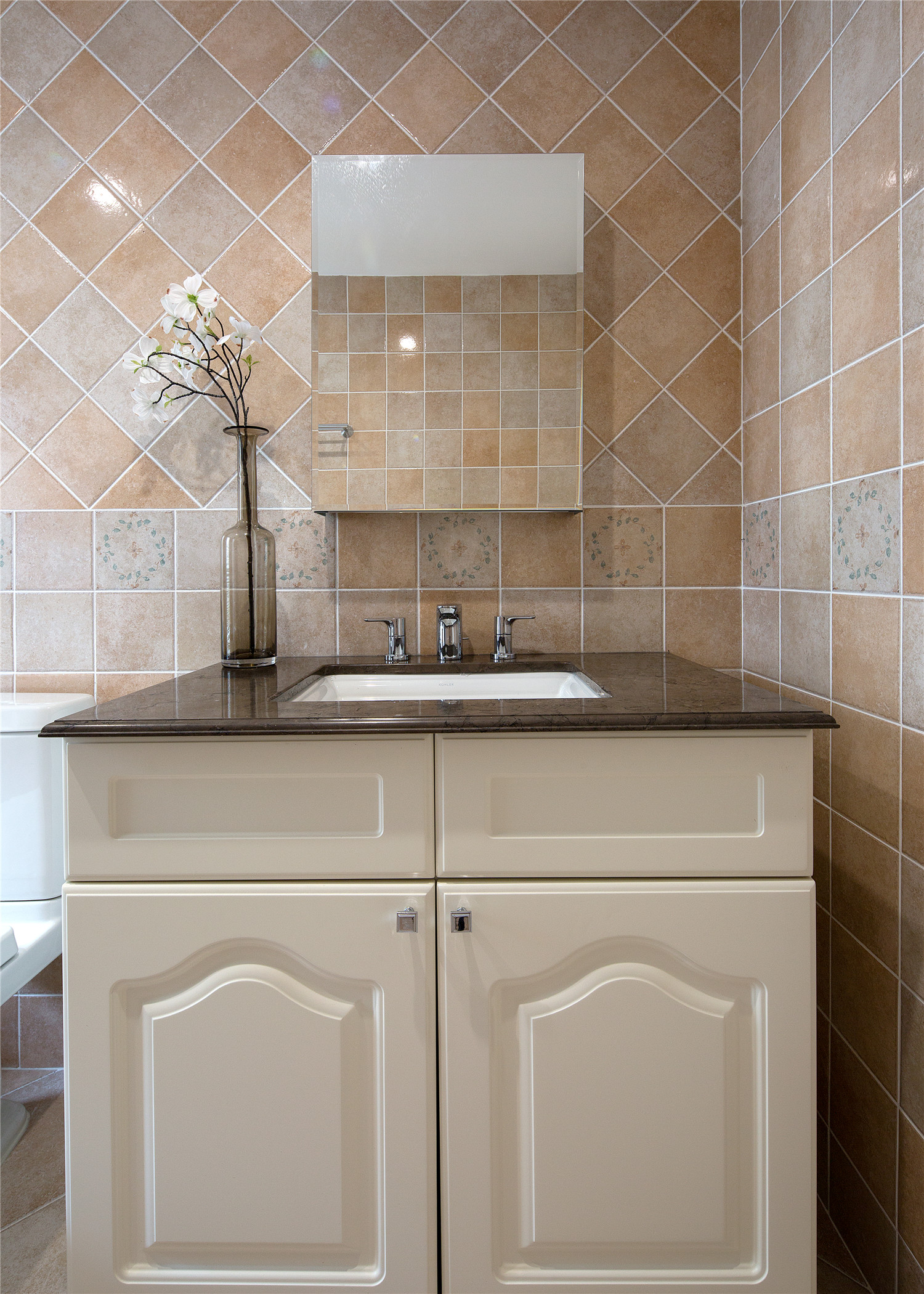 簡(jiǎn)約風(fēng)格裝修衛生間示意圖