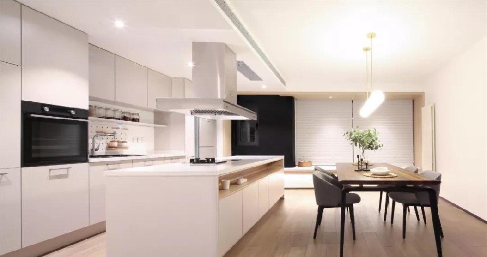 130㎡現代簡(jiǎn)約，大戶(hù)型的二房，住出了生活的模樣