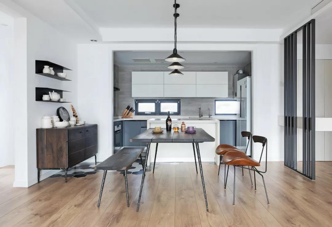 簡(jiǎn)約三居，開(kāi)放式設計更顯通透