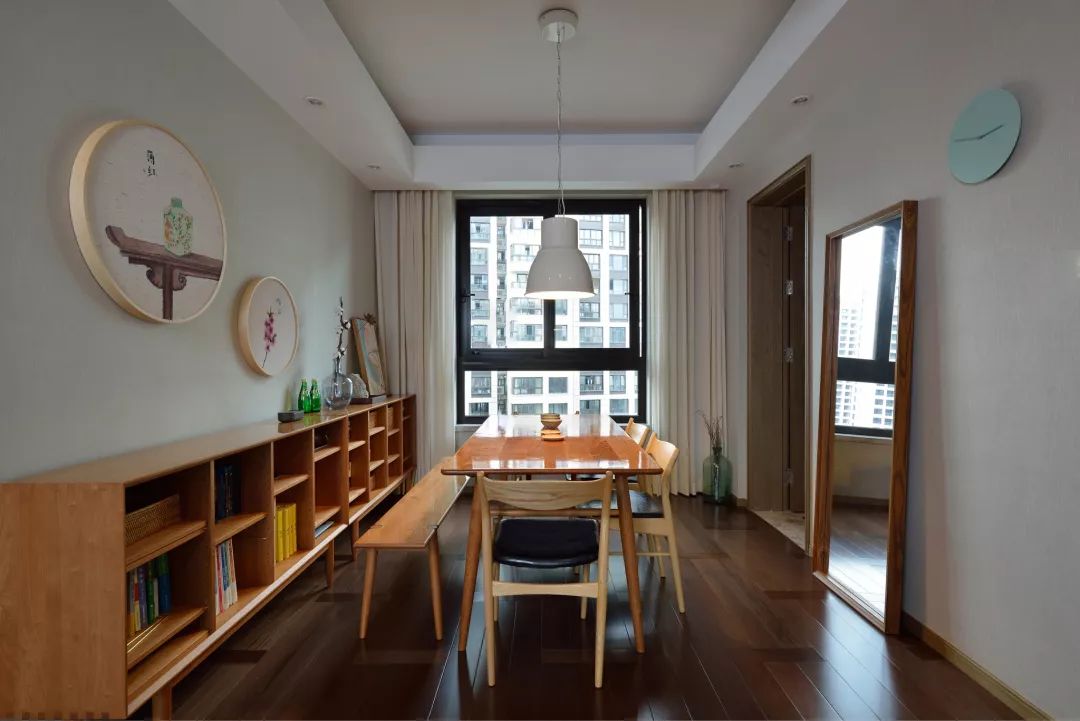 98㎡簡(jiǎn)約風(fēng)二居室，溫馨的原木質(zhì)感，打造舒適之家