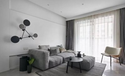 95㎡現代簡(jiǎn)約三居室，原木收納柜配大白墻實(shí)用舒適有格調